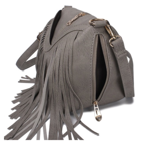 ❤️ The Teona Gray Vegan Leather Fringe Handbag - Picture 5 of 7